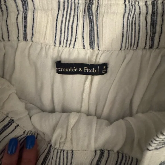100% cotton Abercrombie & Fitch White with Navy Striped Drawstring linen pants - Picture 2 of 3